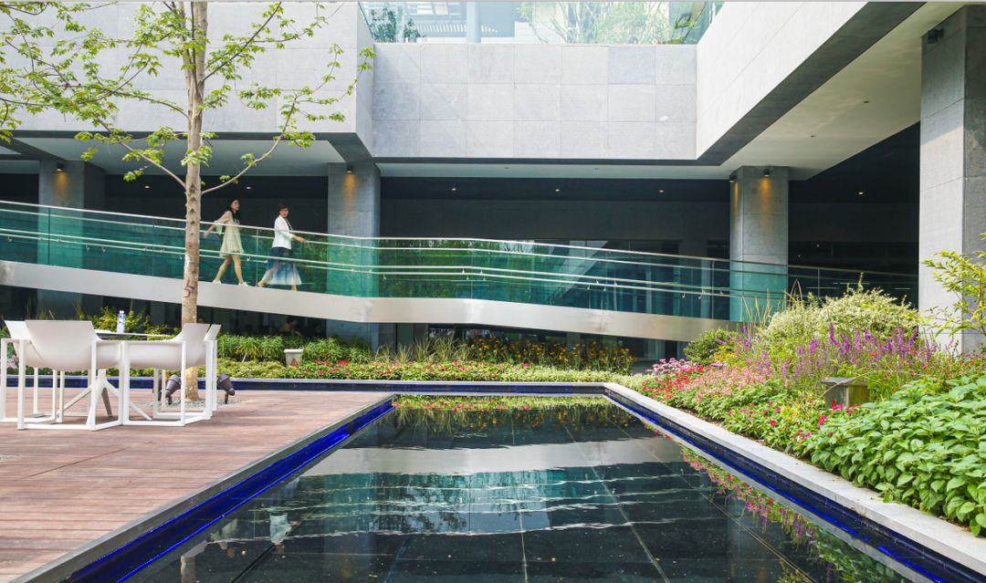 这家开发的商偏执,建筑的颜值和客户的认可给了最好的回应