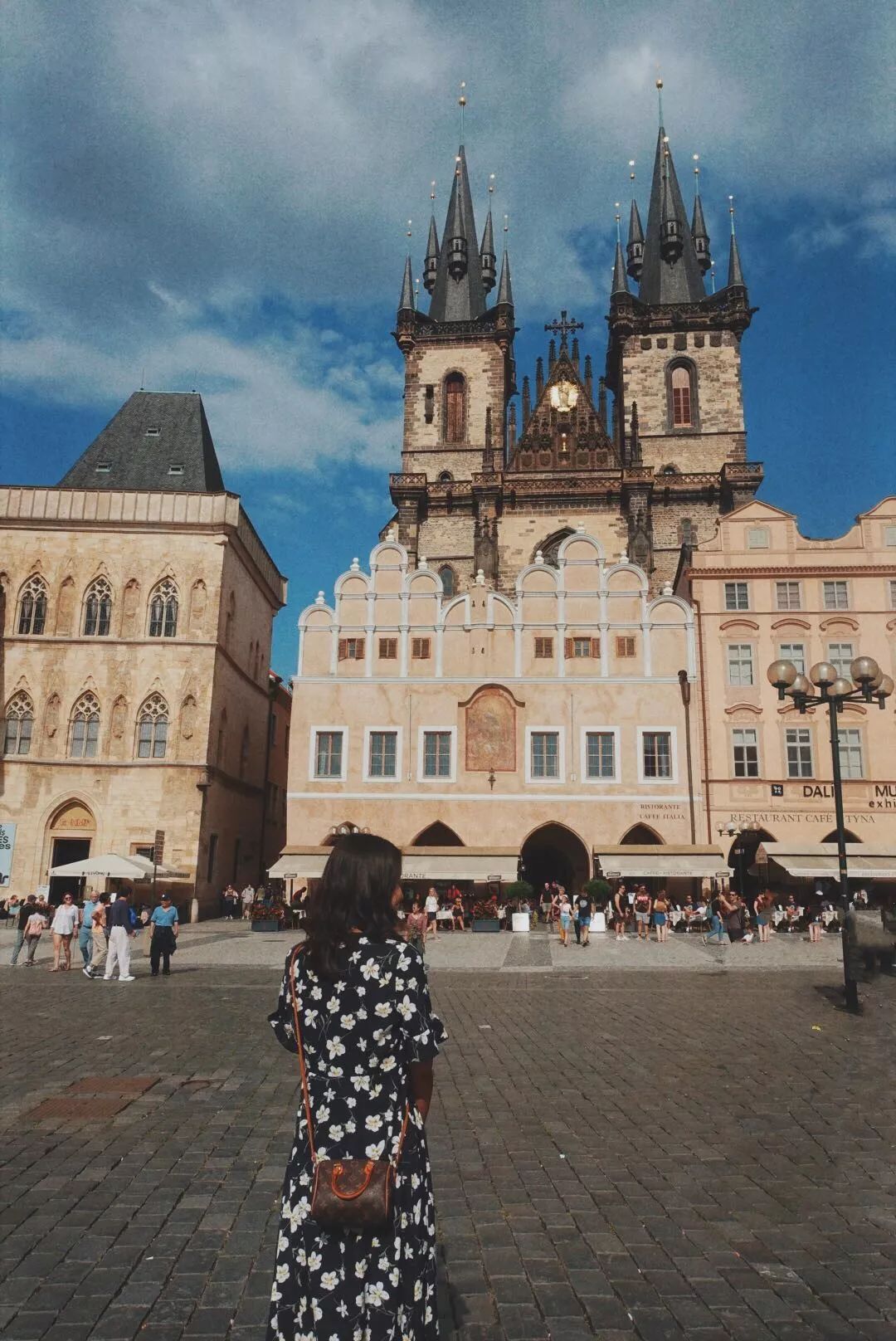 七月份必备连衣裙,七月时尚减龄连衣裙