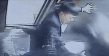 毒贩抽烟,抓捕公共场合吸烟人