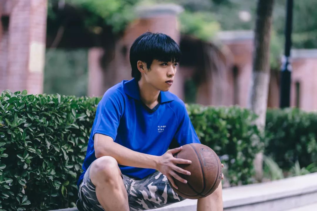 台湾变态黑发明把“水渠”造进衣服里！大水1秒排干，不湿身