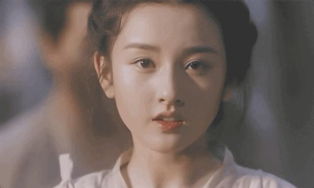 宋祖儿画猫眼妆,宋祖儿用口水画三角眼影