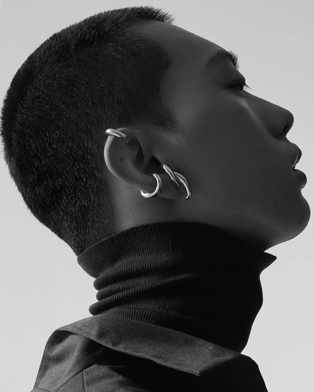 没有耳洞的明星是怎么戴耳环的,明星同款耳夹无耳洞