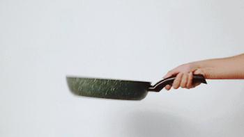 铁锅怎么养锅才不粘锅,熟铁锅怎么养才不粘锅