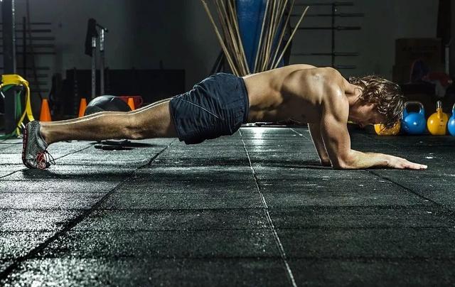 平板支撑可以练腹直肌吗,平板支撑每天练多久合适