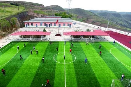 山里娃的梦,山里女娃的足球梦