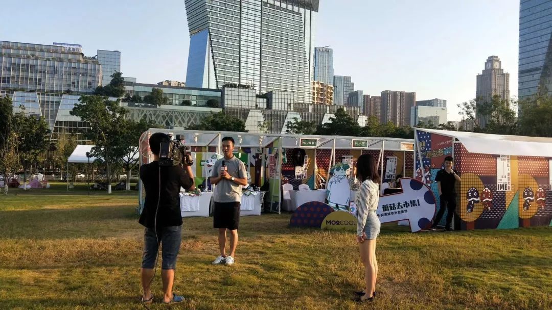 一场狂欢盛会，让成都人记住什么叫做五光十色、安逸好耍的“豆瓣红”