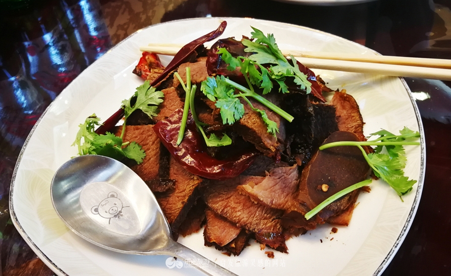 来到吉春制药，才饮“鹿司令”，又尝“太后餐”