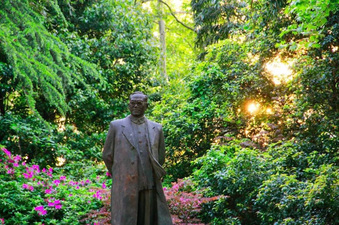 嗨，新同学你好，这里是河海大学！