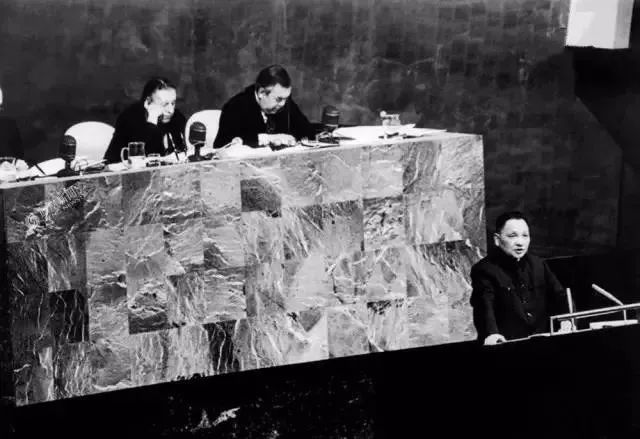 青看点||今天他115岁了，*小平邓**人生的40个瞬间