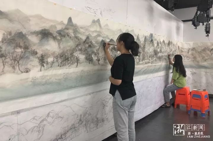 两岸书画作品展现场,中国画长卷手卷全国展