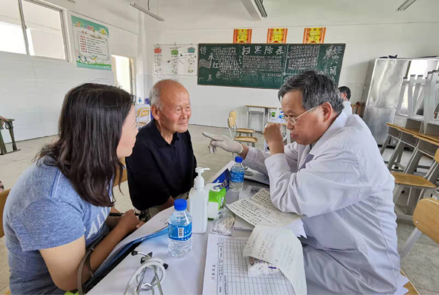 上海医疗团队开展义诊活动,2021上海市免费义诊