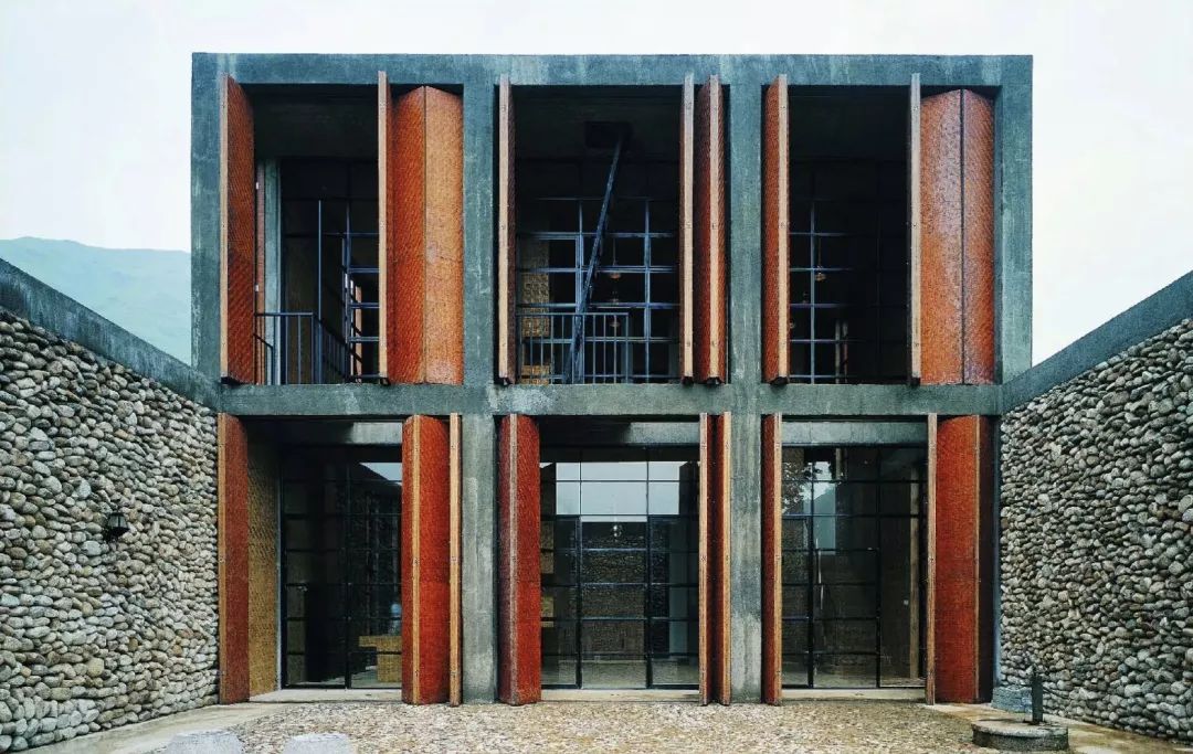 爱豆的父母都叫他们什么名字,爱豆的爸爸妈妈