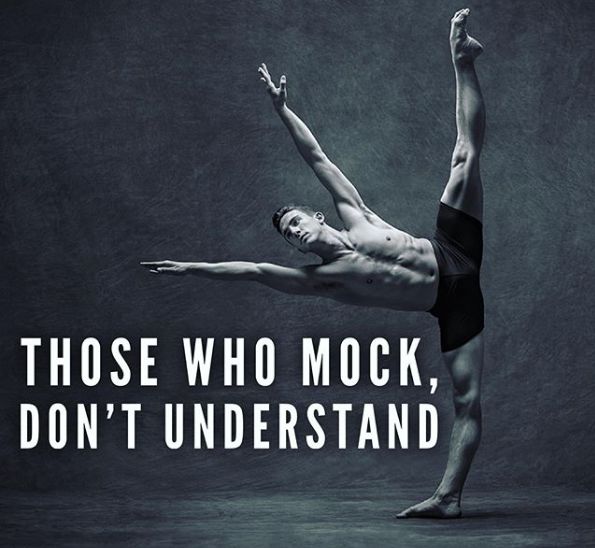 乔治小王子闹脾气视频,乔治小王子被吓哭