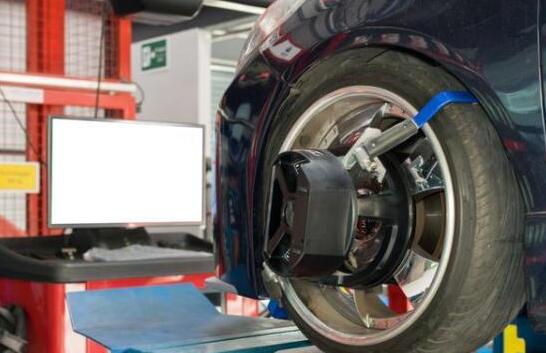 汽车轮胎卡石子,轮胎卡石子要注意什么