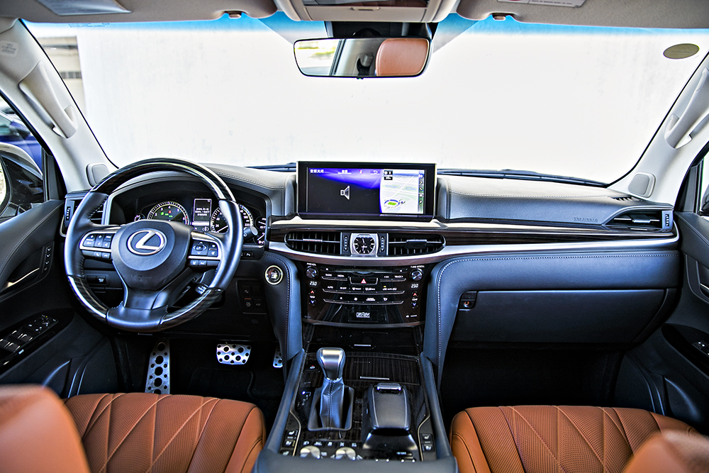 19款雷克萨斯lx570试驾巅峰版,雷克萨斯lx570黑曜巅峰限量版试驾