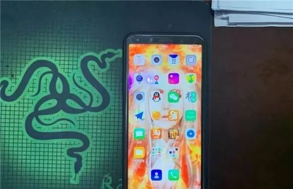 鍑屾櫒3鐐瑰コ瀛愬惉瑙佹嫧鎵撶數璇濈殑澹伴煶,鍙挌鎵嬫満閾冨０濂冲