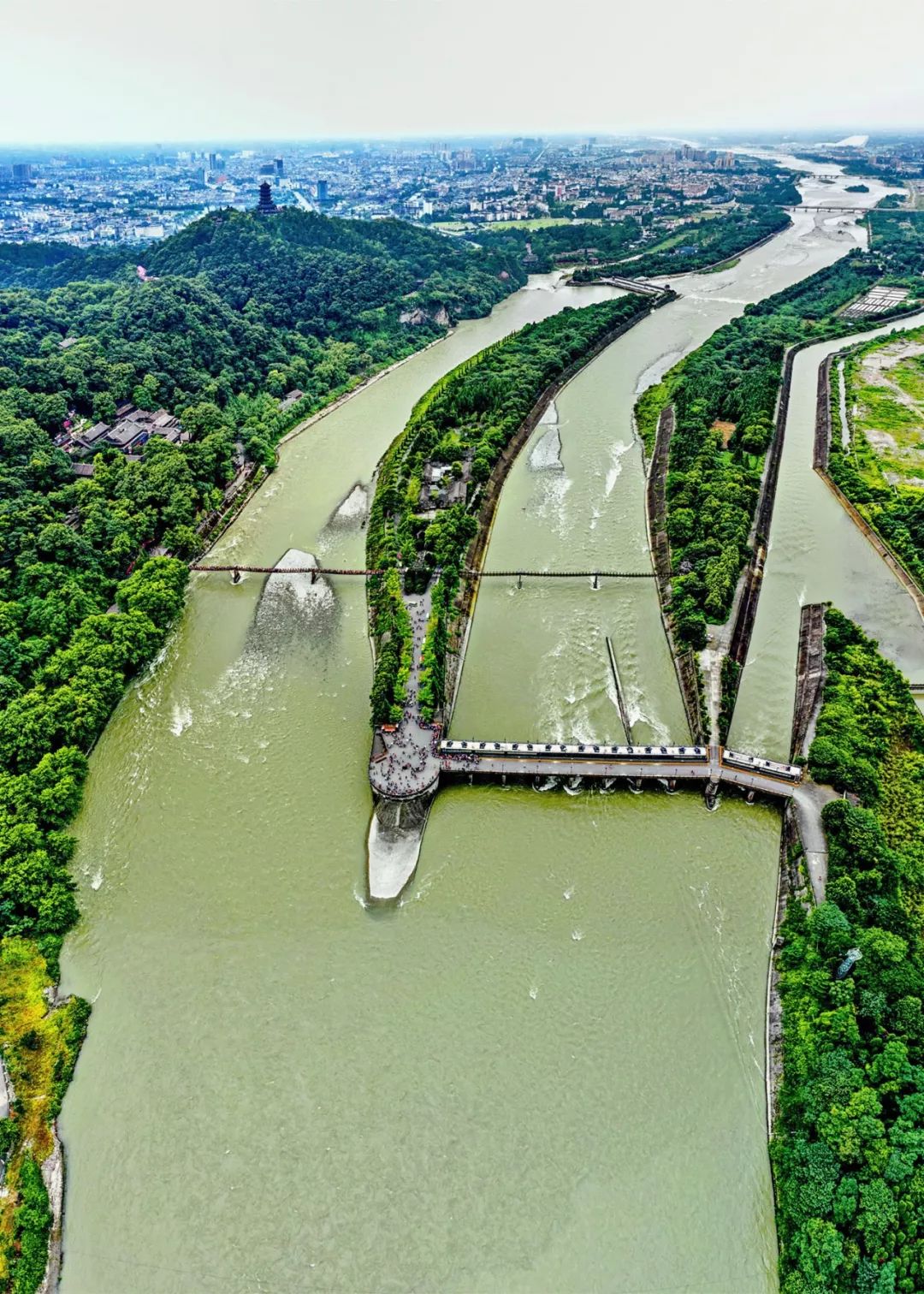 四川天府之国跟都江堰有关系吗,为什么四川没有担担面