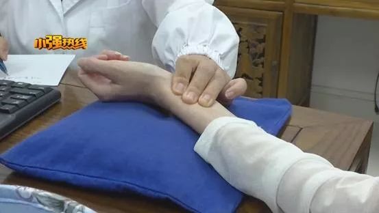 生下一对儿女后只剩54斤她怎么成了“纸片人”?