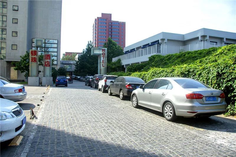 银洲银珠珠联璧合解决居民停车难