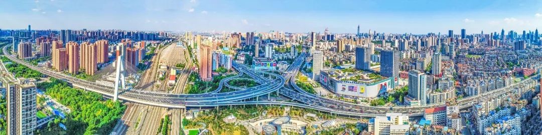 武汉，为何一鸣惊人？