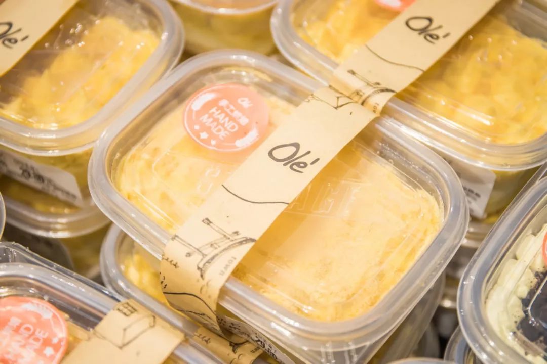 拿着3000的工资环游世界,没钱怎么去环游世界