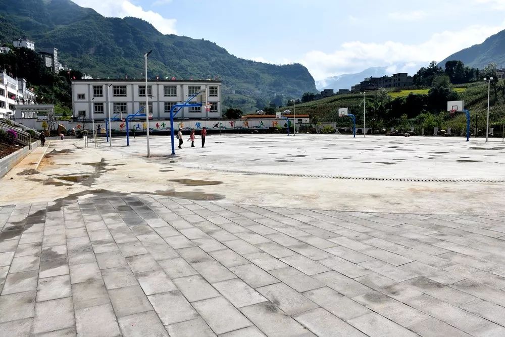 墨翰乡这所学校喜迁新校区啦！记得别再走错了！