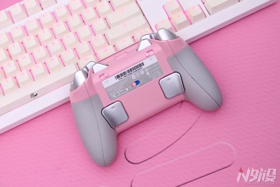 雷蛇razer游戏手柄测评,razer雷蛇飓兽竞技版ps4手柄