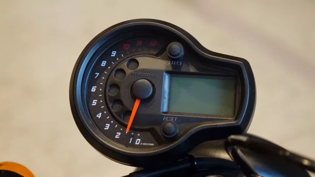 大韩轻骑gv300s经典版评测,高性价比二手巡航车报价