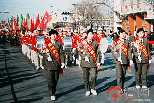 德州扒鸡制作解密完整视频,一只德州扒鸡是怎样传承的