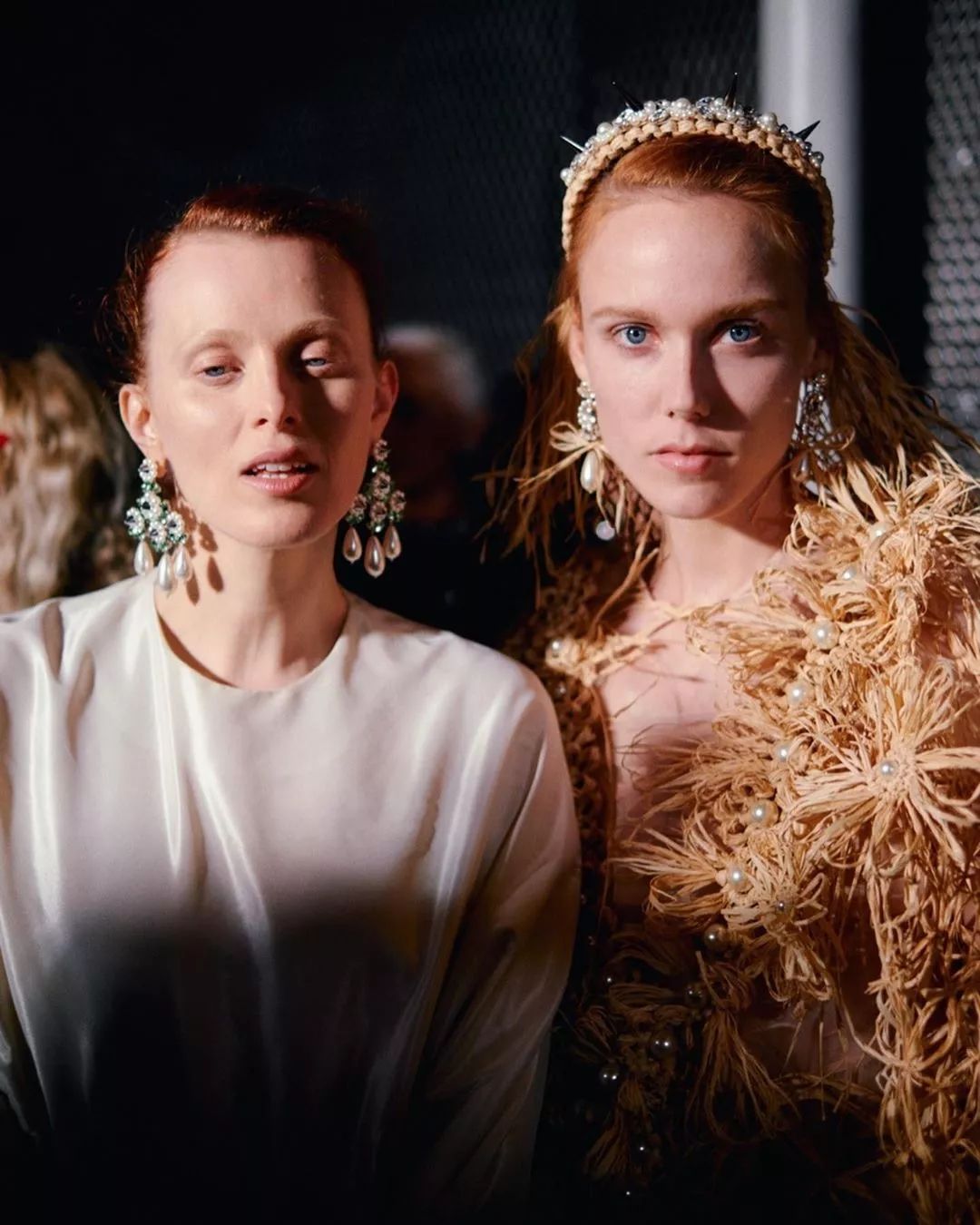 丝绸吊带长裙巴黎时装周,simonerocha泡泡裙