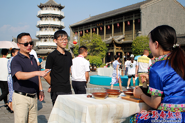黔南州第十三届旅发大会嘉宾走进都匀开启“穿越之旅”