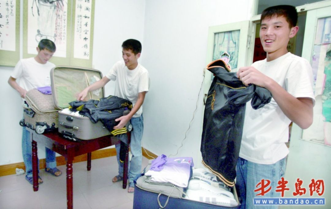 三胞胎十年*考前**进一所大学，高考分数连号！刚刚又同天结婚！又相信缘分了……