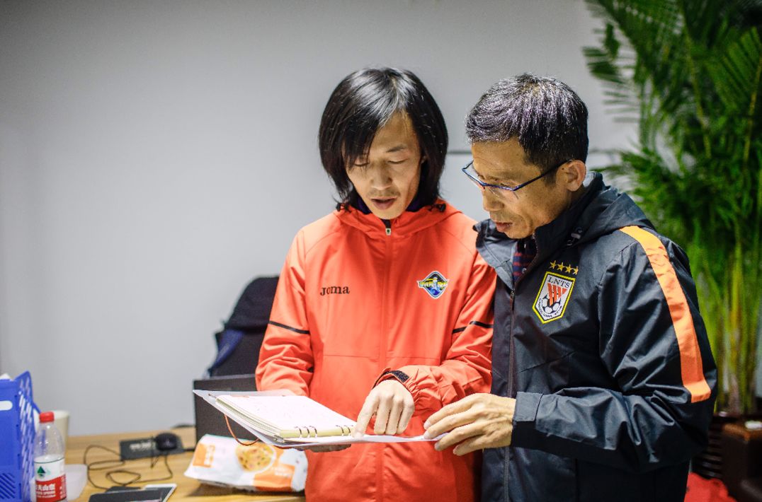 鲁能足校的青训模式,一群门外汉