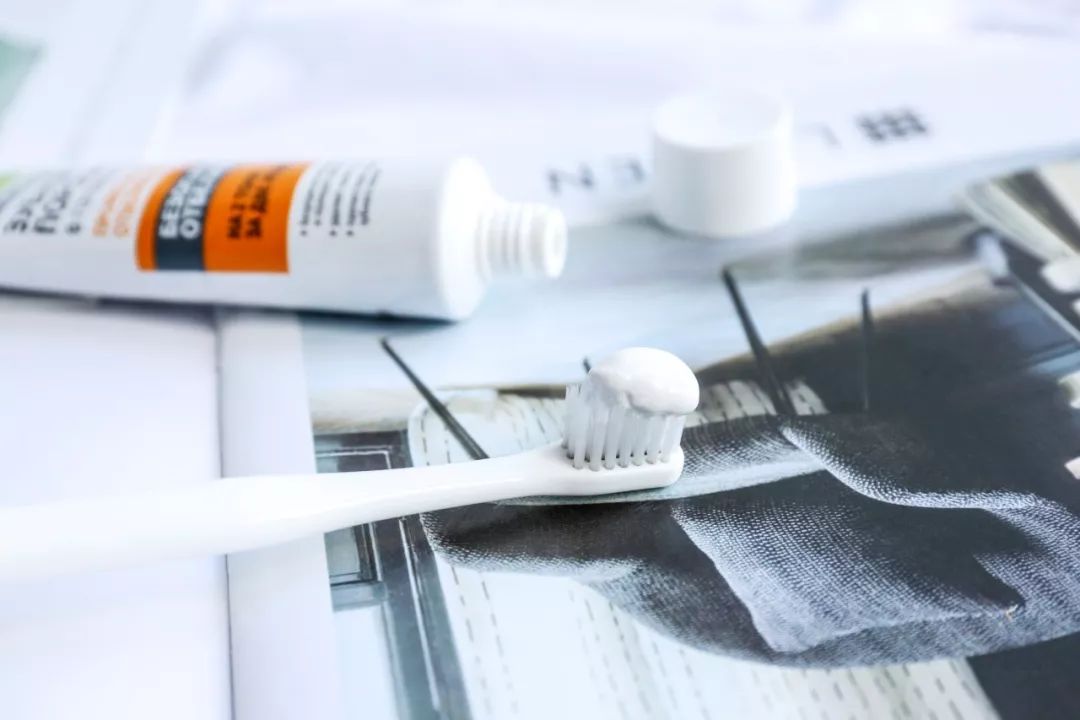 去除黄牙牙垢的牙膏,去口臭黄牙牙垢的牙膏