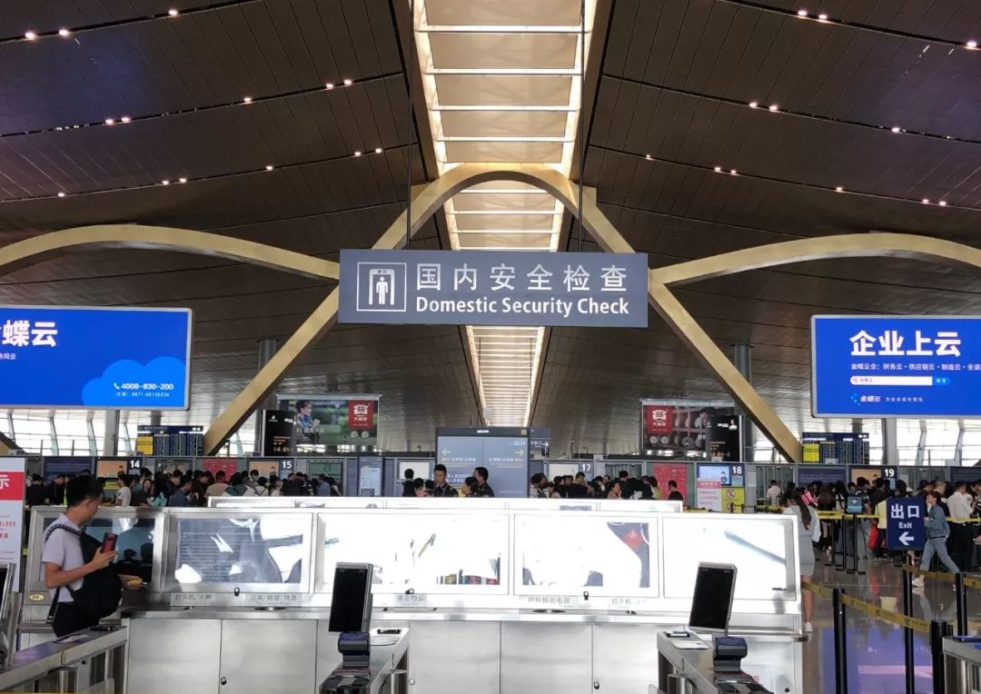 去昆明机场坐飞机最新政策,现在昆明机场乘坐飞机的旅客多吗