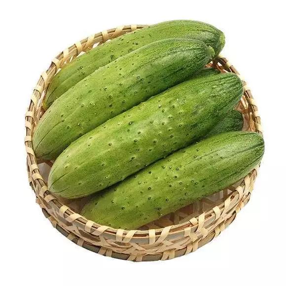 八九十年代的东北农村,家家户户门前的那口酱缸,几乎包揽了整年的餐桌风味