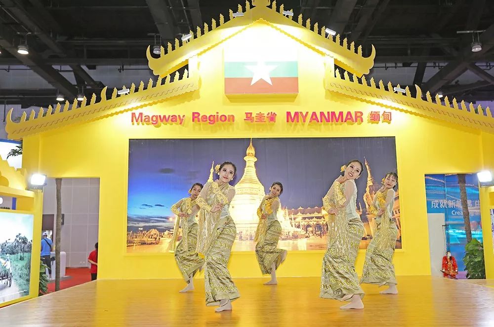 看！好多小姐姐小哥哥在东盟“魅力之城”欢歌热舞！还有开放日最全攻略哦