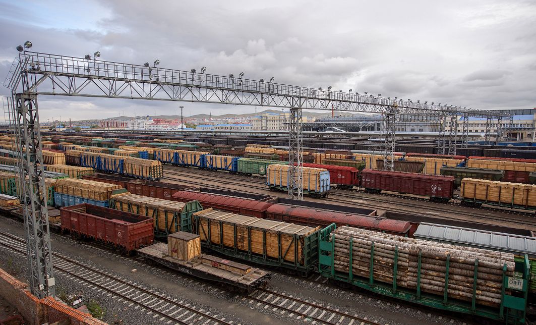 中国的两个超市哪个最好逛,中国两家超市盈利