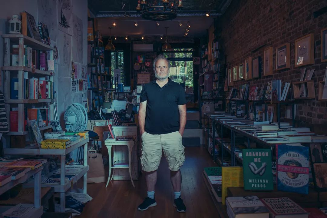 书店肖像摄影师,书店摄影人像