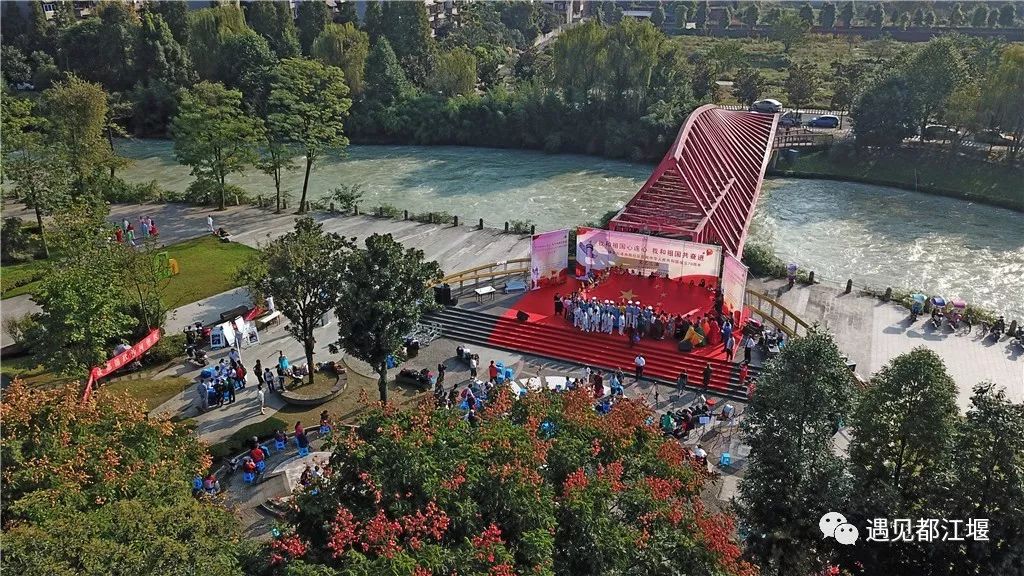 五星红旗同框感受,与五星红旗相遇