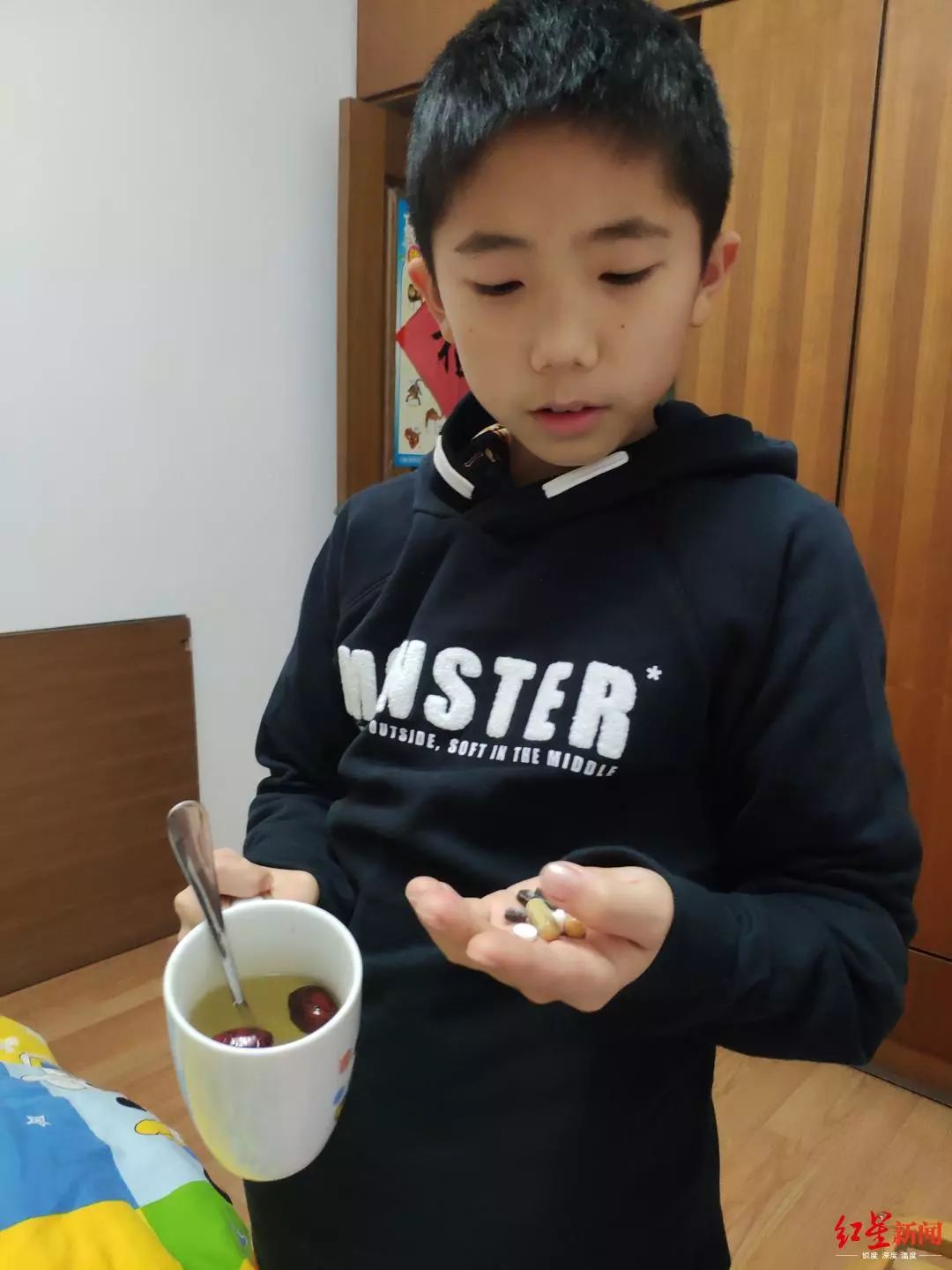 “这是我妈妈，我妈妈漂亮吧？”|暖闻