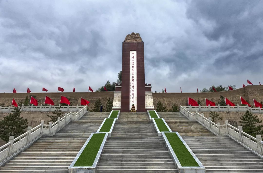 十一必游额济纳胡杨林,十一离宁夏近有草原的旅游推荐