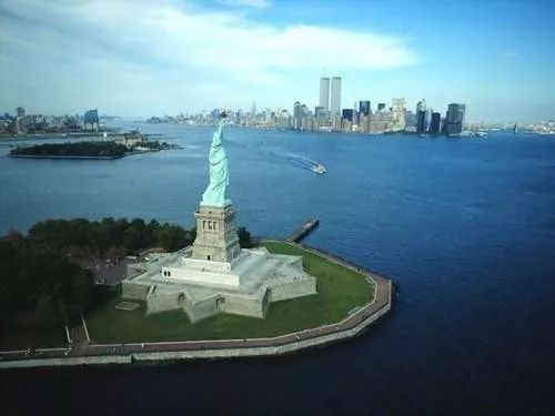 坚守底线是原则,品读道德经典