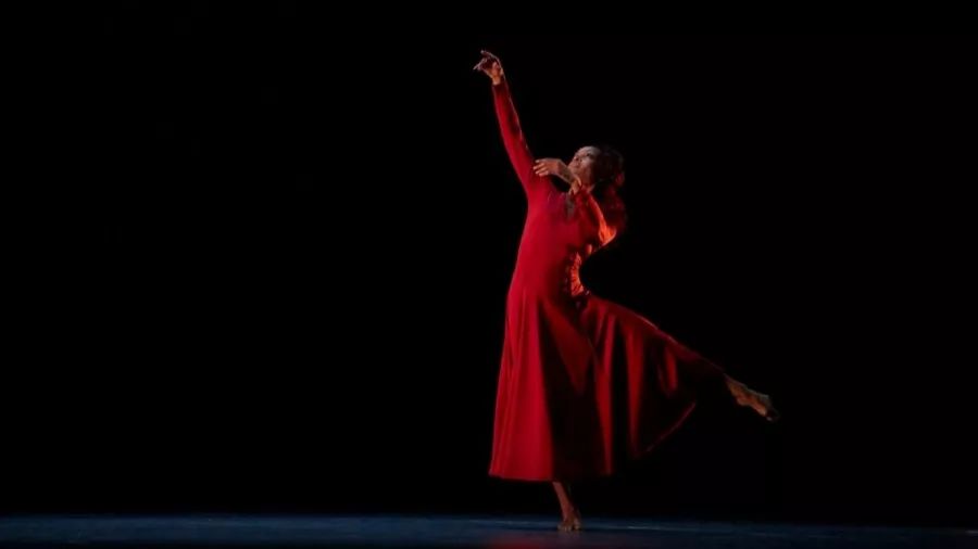 从贫民窟走出时尚女王,从小学芭蕾欧美舞王