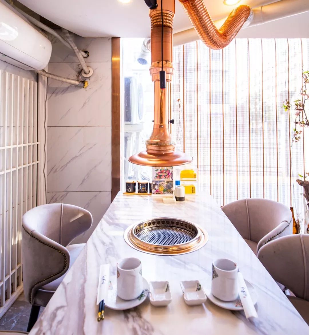 超级网红日料店终于在成都开业了,最便宜的3折店铺套装