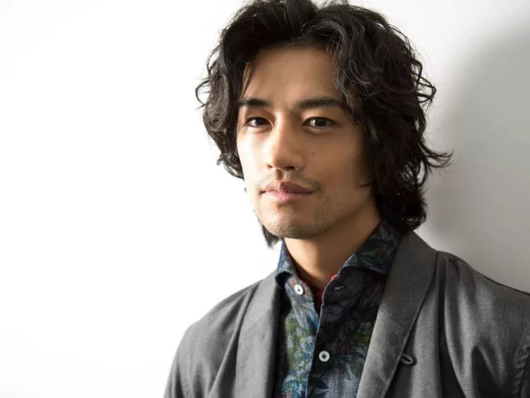 日本票选「最想和他生猴子的男星」,小奶狗和小狼狗谁赢了？