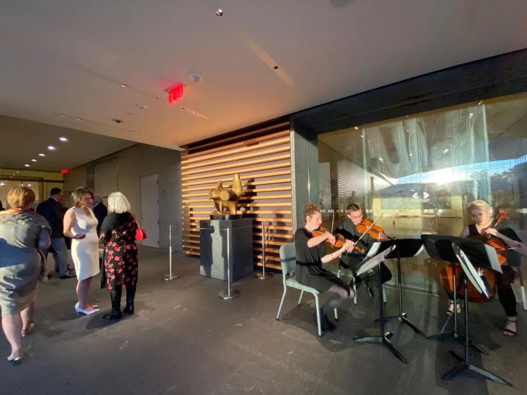 凤凰艺术的展评,凤凰艺术刘老师