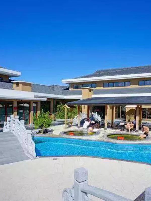 有没有两人一起泡温泉的地方,和伙伴们一起泡温泉