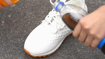 这双运动鞋竟然防水！暴雨大雪都不湿，还巨暖和