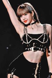 你是什么脸型就选什么刘海，选错真的很丑